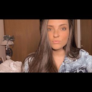 Meet your Posher, Kaylie